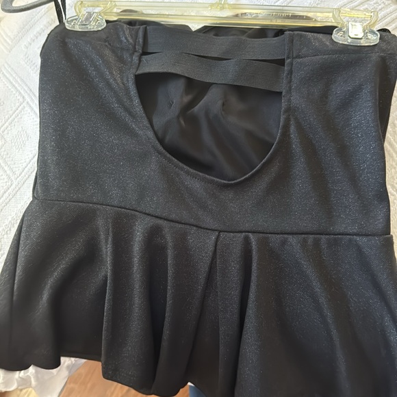 Cute sleeveless peplum top - Picture 4 of 6